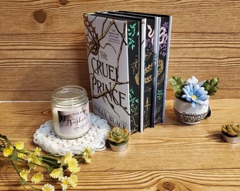The Cruel Prince, Wicked King, Queen of Nothing with stenciled edges