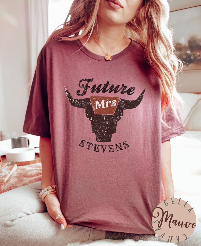 Custom Western Graphic Tee Future Mrs Bride Shirt Engagement Bride To Be Yes Bridal Party Shirts Personalized Miss to Mrs Tshirt