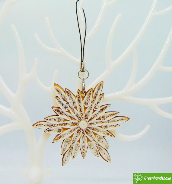 Quilled Snowflake Ornament for Seasonal Home Decor: Stunning DIY Ideas