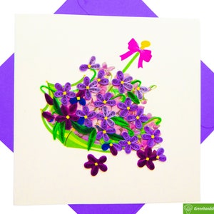Biglietto d'auguri quilling con cesto di viole - Arte unica dedicata fatta a mano/fatta a cuore. Biglietto d'auguri di design per tutte le occasioni