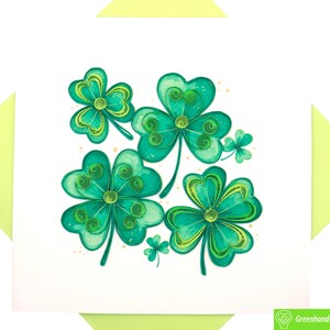 Trifogli e buona fortuna, biglietto di auguri con quilling - Arte unica dedicata fatta a mano/con il cuore. Progetta un biglietto di auguri per tutte le occasioni