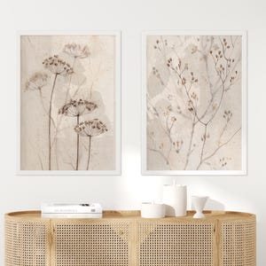 Set di 2 stampe artistiche di fiori selvatici minimali neutri. Arte murale botanica beige. Stampe di fiori moderni boho. Dipinto ad acquerello di erba secca.
