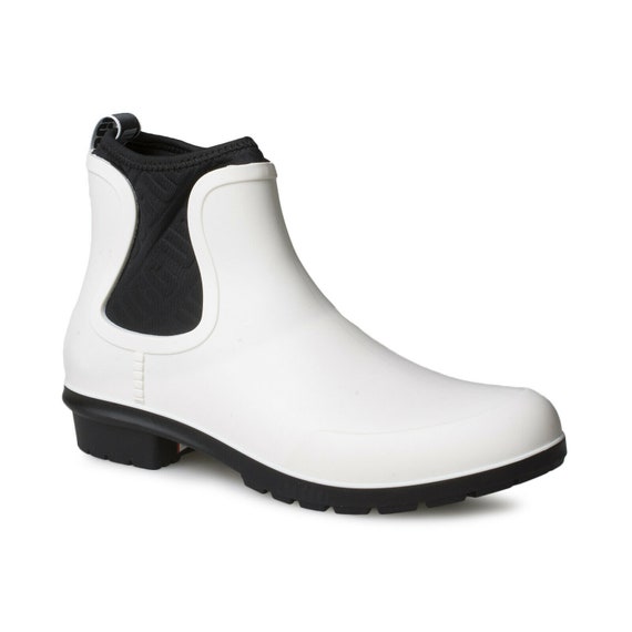 ugg chevonne waterproof boot