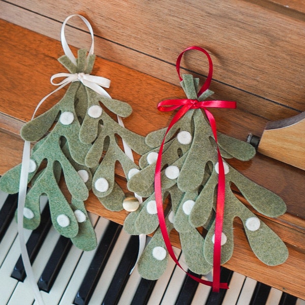 Felt Mistletoe | Christmas Holiday Decor | Photo Prop | Hostess Gift | Forever Mistletoe | Mistletoe Decor | Hanging Mistletoe