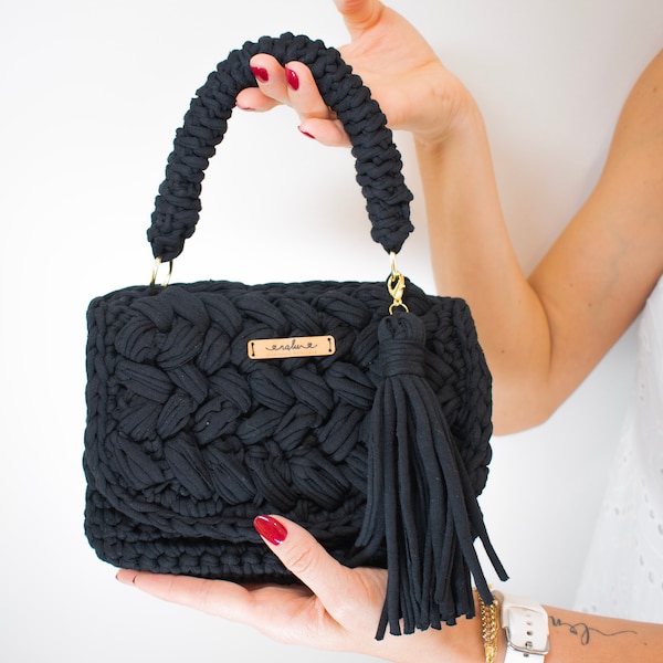 Crochet bag | hand knitted bag | yarn purse | handmade crochet bag | woven handbag | crochet handbag | knitted purse | crochet handbag