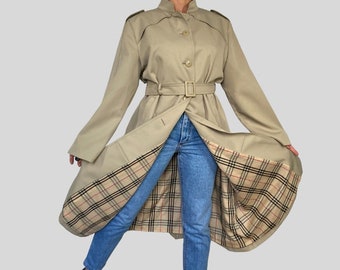 Vintage Light Green Long Trench Coat with belt - Woman Preppy Trench coat jacket - Plaid Inner Lining - 1990s - Excellent Vintage Condition