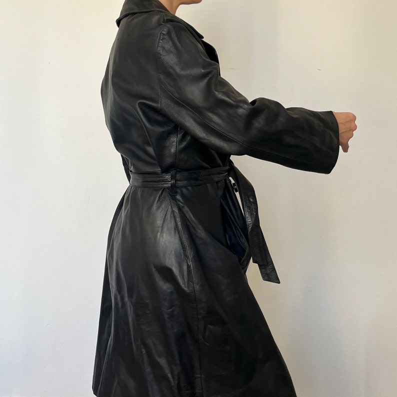 Vintage svart lädertrenchcoat: Avant Garde-överrock, storlek M/L bild 4