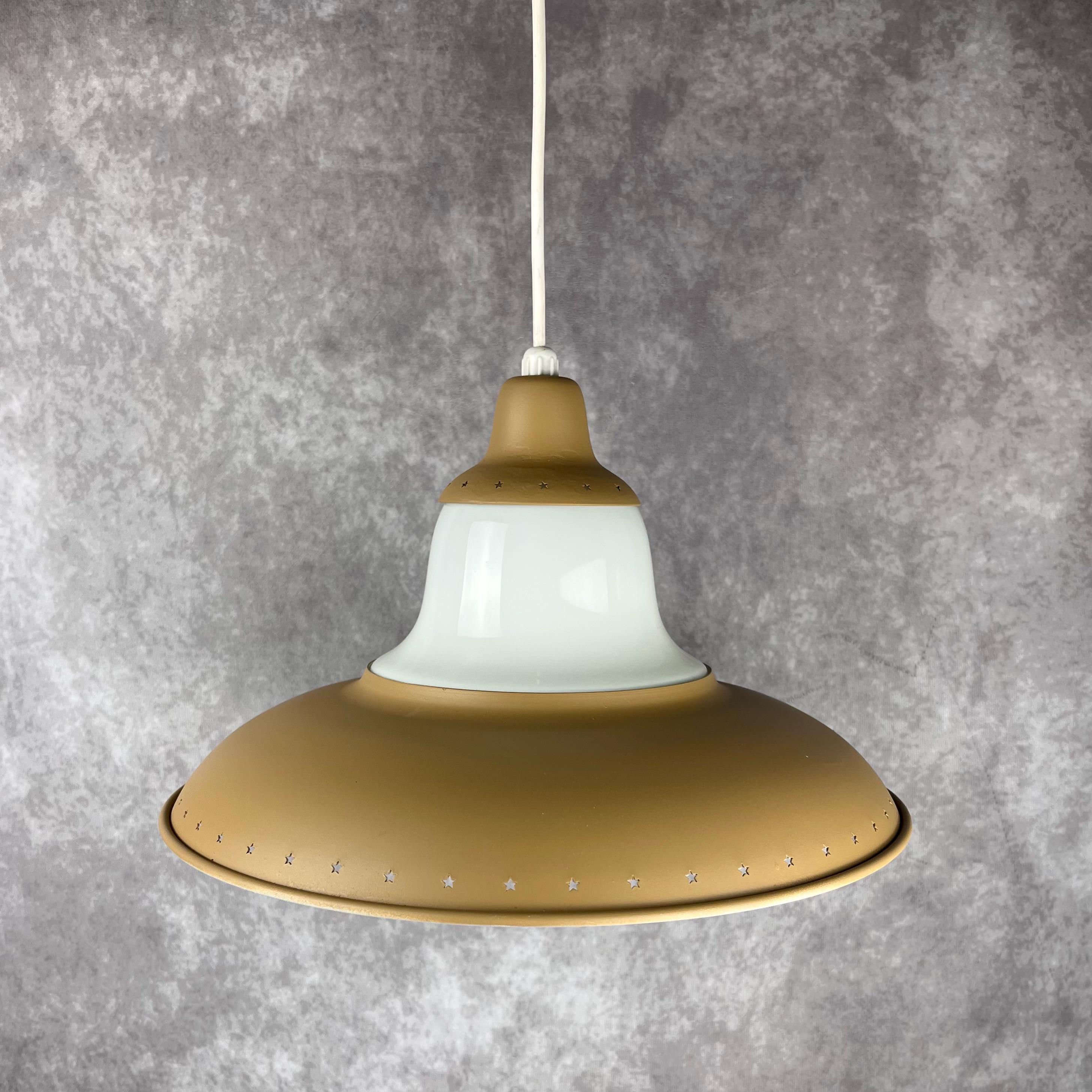 ヴィンテージ デンマーク製ペンダントランプ 1970年代 · 穴あきスター