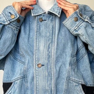 Giacca vintage in denim blu lavaggio donna di John Baner Jeans oversize da donna blu cielo Giacca in denim bomber leggero Taglia XL anni '90 immagine 3