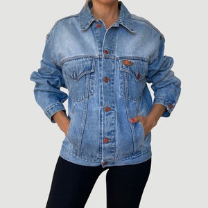 Vintage trucker denim jacket by Bonaventure - Oversized cotton denim jacket - Women&#39;s Blue Jean - Men&#39;s light wash jacket - 1990s