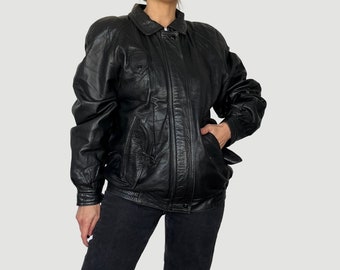 Vintage Woman Black Leather Bomber Jacket - Oversize Aviator Bomber Leather Coat - Man Crop Motorcycle Coat - 1980s
