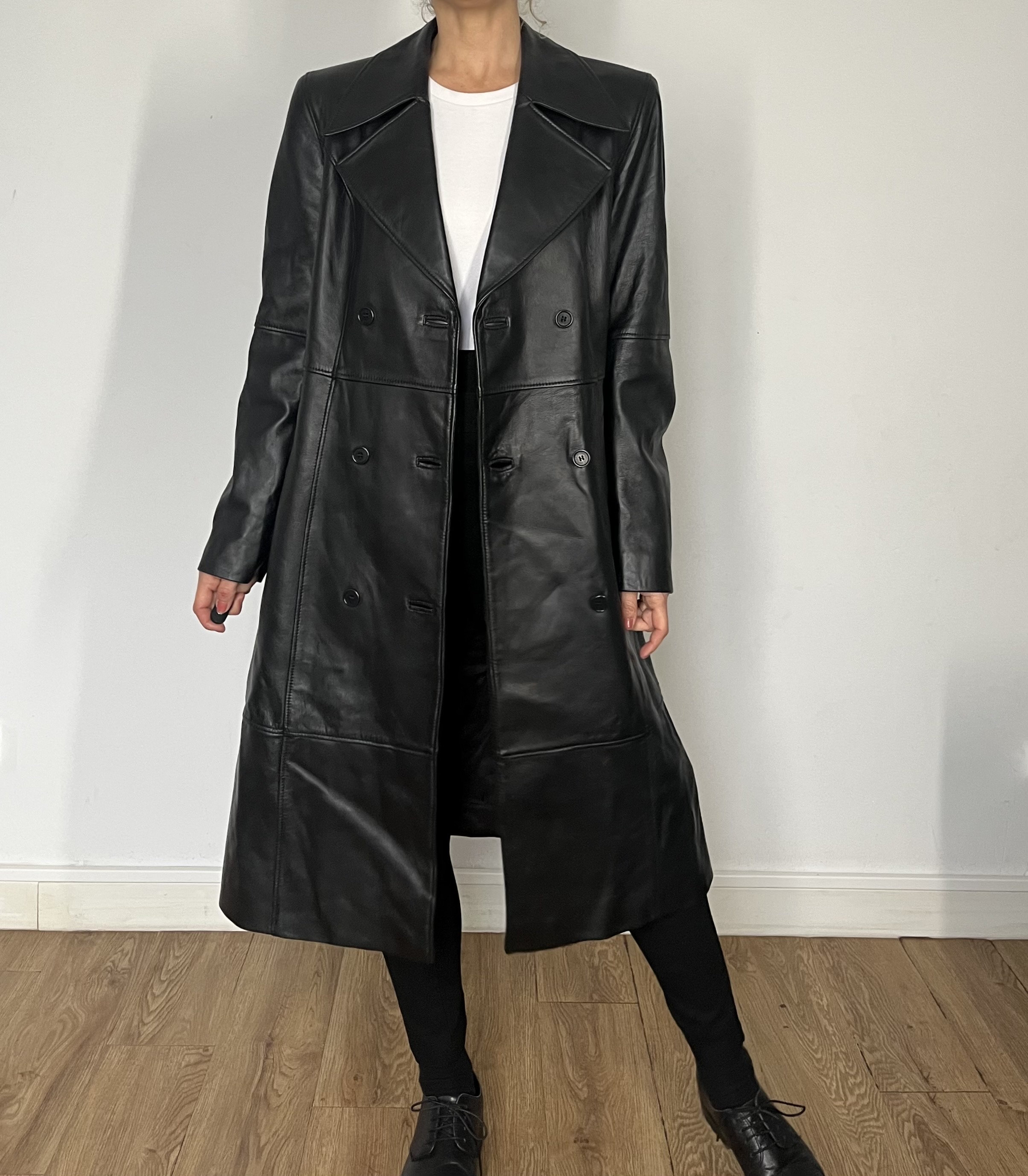 ジャケット・アウター vintage black power shoulder long coat Vintage Woman Black Long Leather Trench Coat - Avant Garde