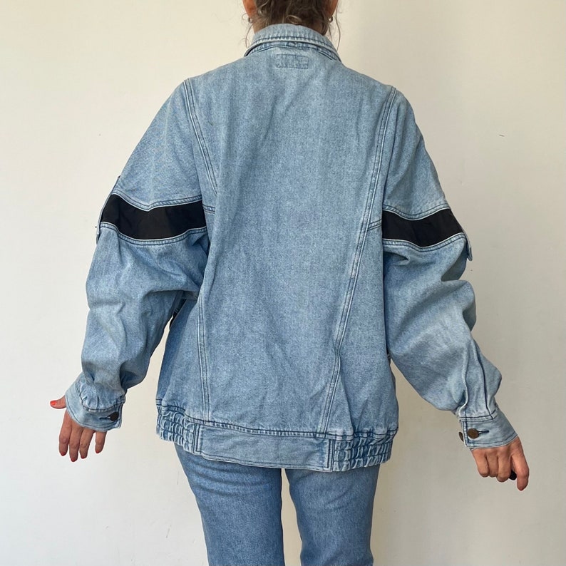 Giacca vintage in denim blu lavaggio donna di John Baner Jeans oversize da donna blu cielo Giacca in denim bomber leggero Taglia XL anni '90 immagine 4