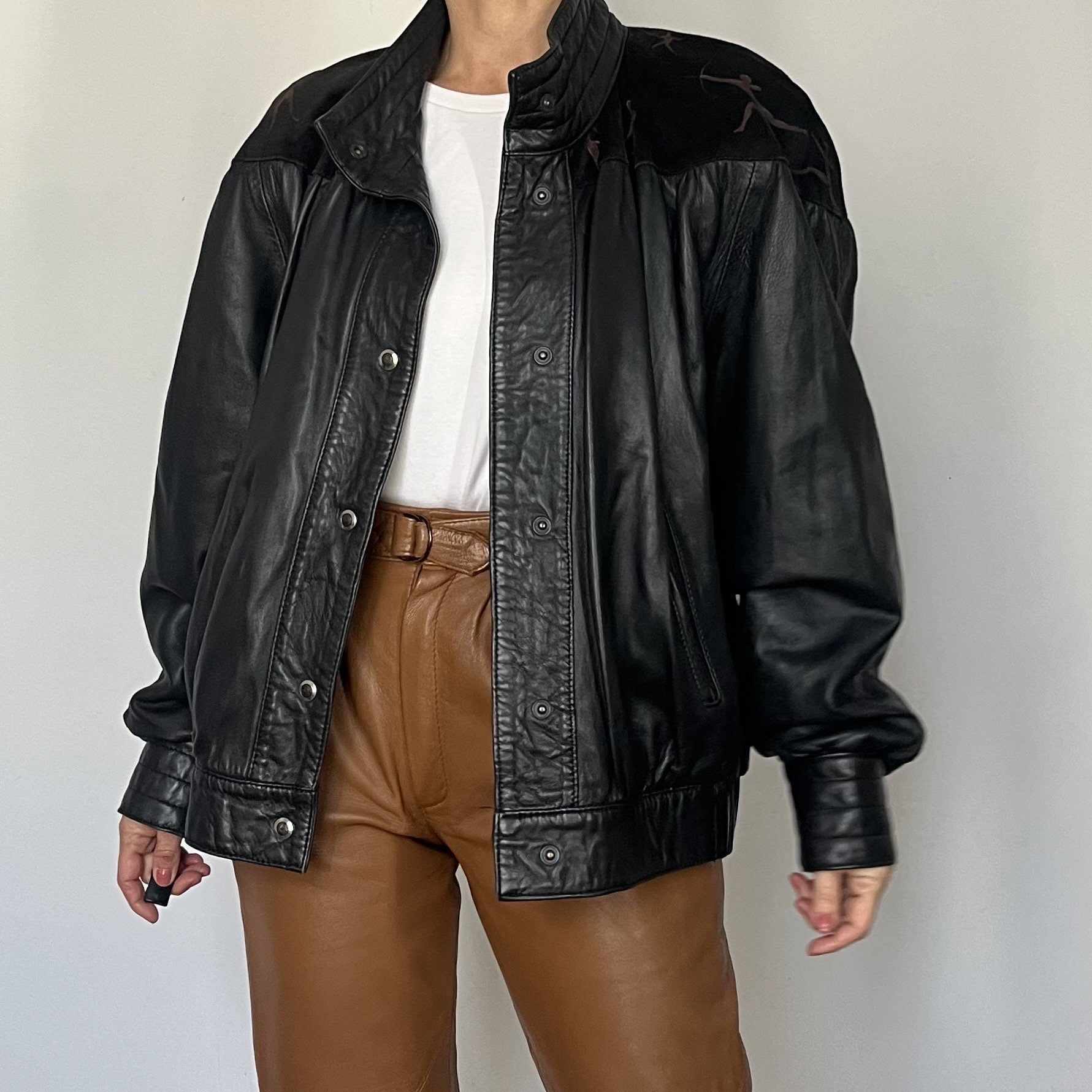 Vintage Woman Black Leather Bomber Jacket With Painted Vintage Woman Black Leather Bomber Jacket With Painted