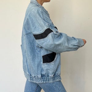 Giacca vintage in denim blu lavaggio donna di John Baner Jeans oversize da donna blu cielo Giacca in denim bomber leggero Taglia XL anni '90 immagine 6