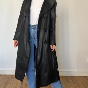 Vintage svart lädertrenchcoat: Avant Garde-överrock, storlek M/L bild 9