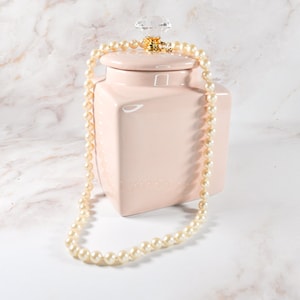Vintage Single Strand Simulated Glass Pearl Necklace (22 - 24 in.)