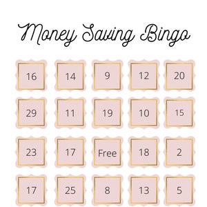 Puede incluir: Un cartón de bingo rosa y dorado con el título "Money Saving Bingo". El cartón tiene 25 casillas con los números 2, 3, 4, 5, 6, 7, 8, 9, 10, 11, 12, 13, 14, 15, 16, 17, 18, 19, 20, 23, 25, 29. La casilla central dice "Free".
