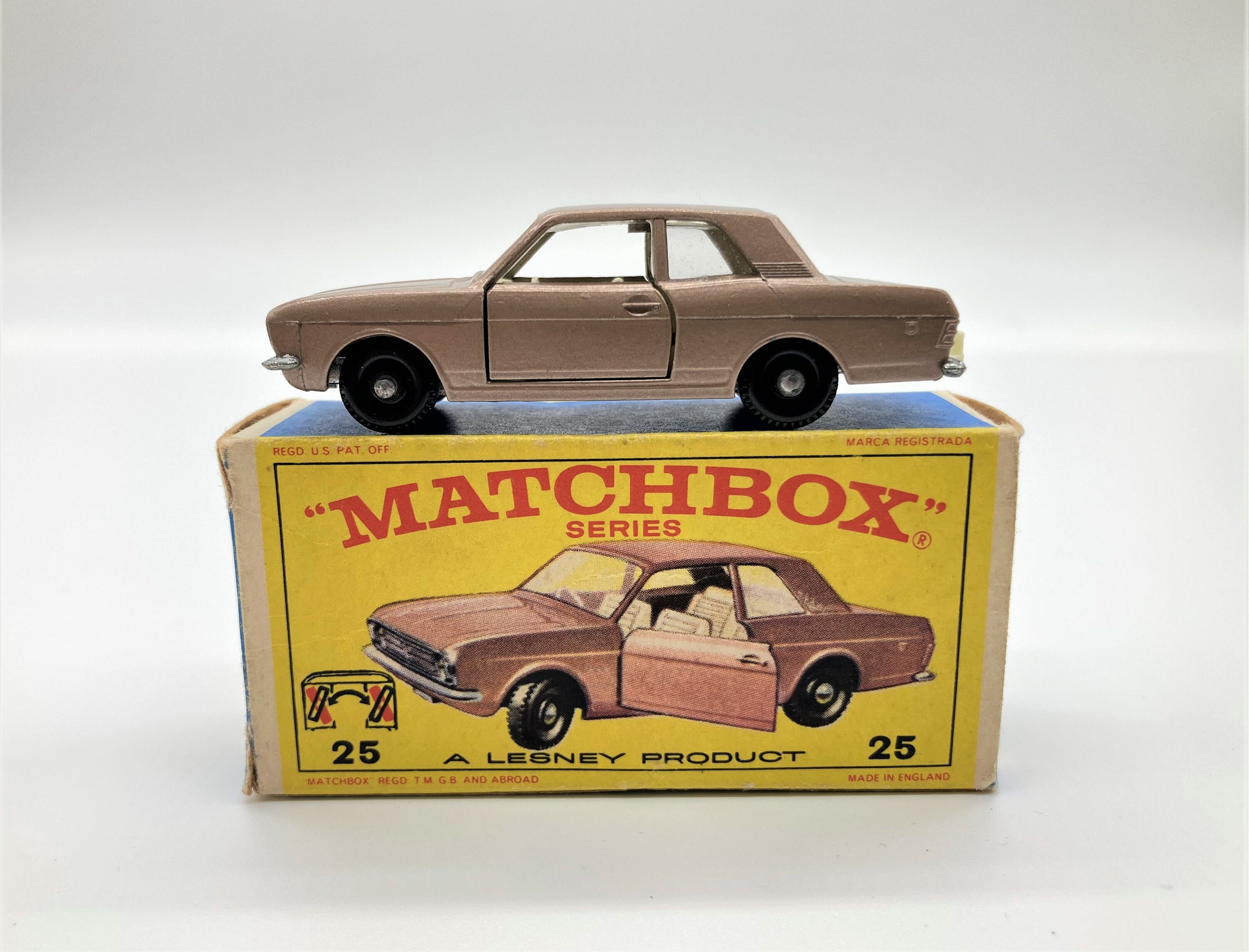 Lesney Matchbox Superfast No 25 Ford Cortina Rare F Box