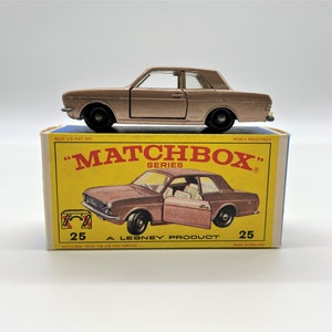 Matchbox Lesney No 25, Ford Cortina, Mint Condition With Original Box, 1968 Collectible Toys Made in England, Matchbox Diecast 1/62