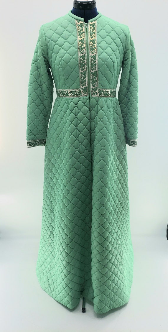 Lounge, vintage hostess 70's robe.