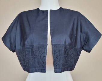 1950s Cotton Short Sleeved Bolero w Crochet Lace Accent