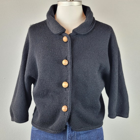 1950s Sweet Sweater w Large Wooden Buttons - image 1