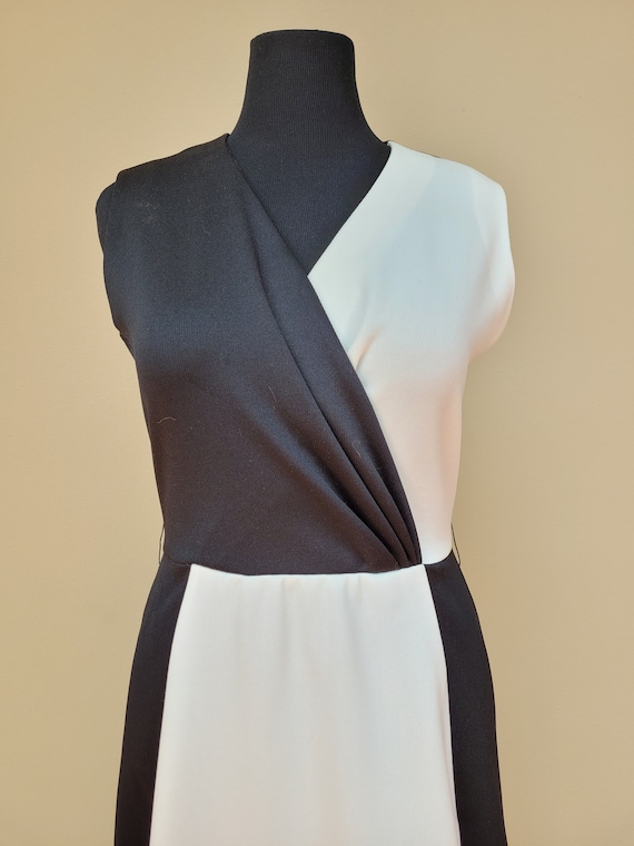 1960s Mod Knit B&W Midi-Length Dress - image 4