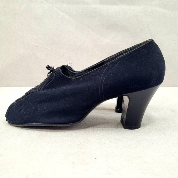 1930s Canvas Heels/Booties w Decorative Tie Detail - image 3