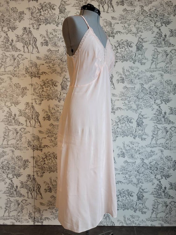 1950s Silky Soft Pink Slip w Lace Trim - image 3