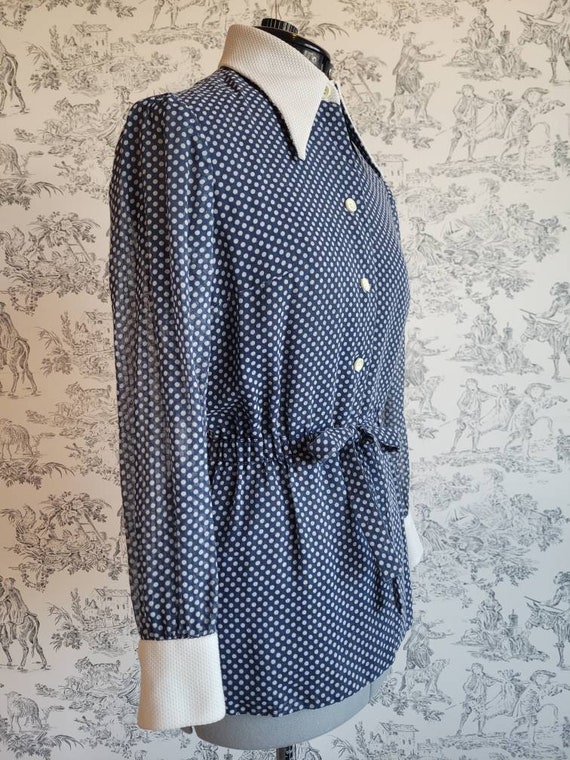 1970s Polka Dot Blouse w Fitted Waisline - image 2