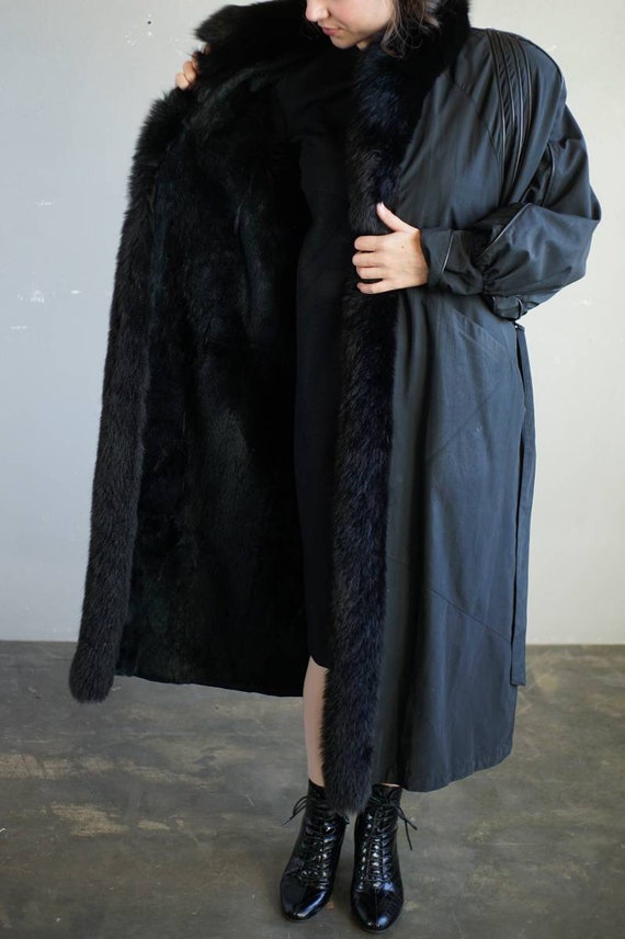 1980s Fur-trimmed Raincoat with Balloon Sleeves - image 5