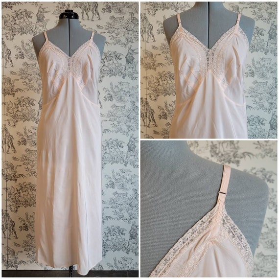 1950s Silky Soft Pink Slip w Lace Trim