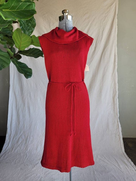 1960s Classic Red Knit Sleeveless Dress