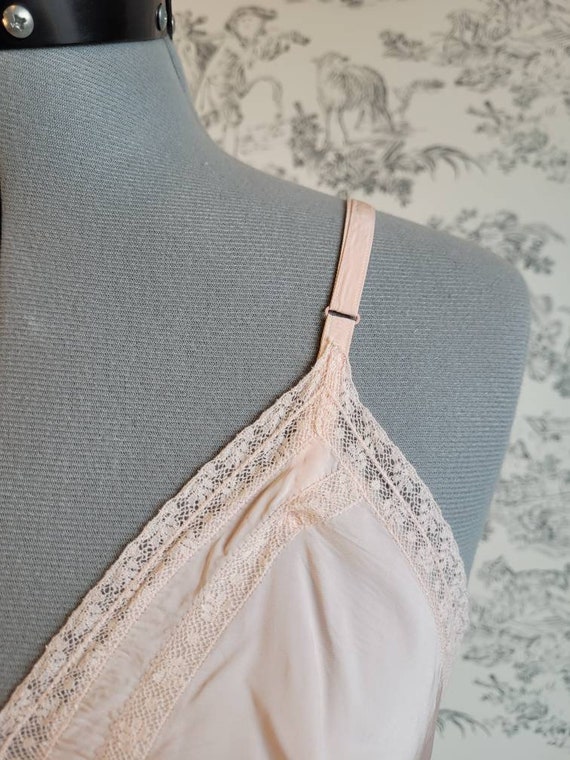 1950s Silky Soft Pink Slip w Lace Trim - image 6