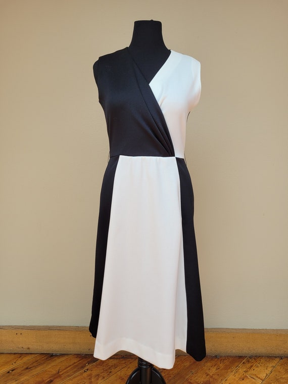 1960s Mod Knit B&W Midi-Length Dress - image 1