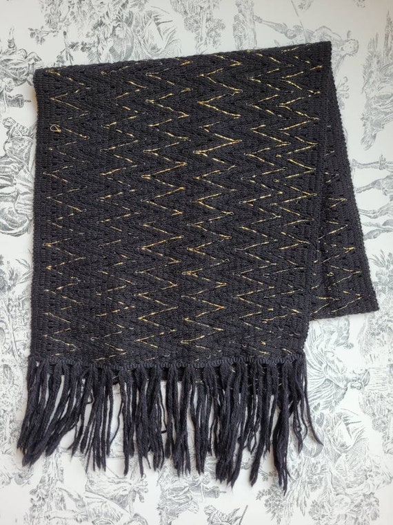 1980s Hand Knit Black & Metallic Gold Large Scarf - image 5