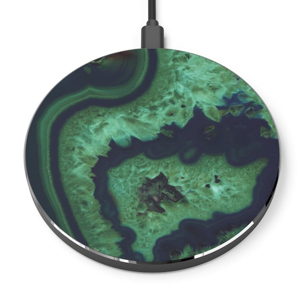 Green Crystal Geode Wireless Charger, Agate Fast Charging Pad for Apple iPhone and Android, Wireless Charging Station Tech Gift