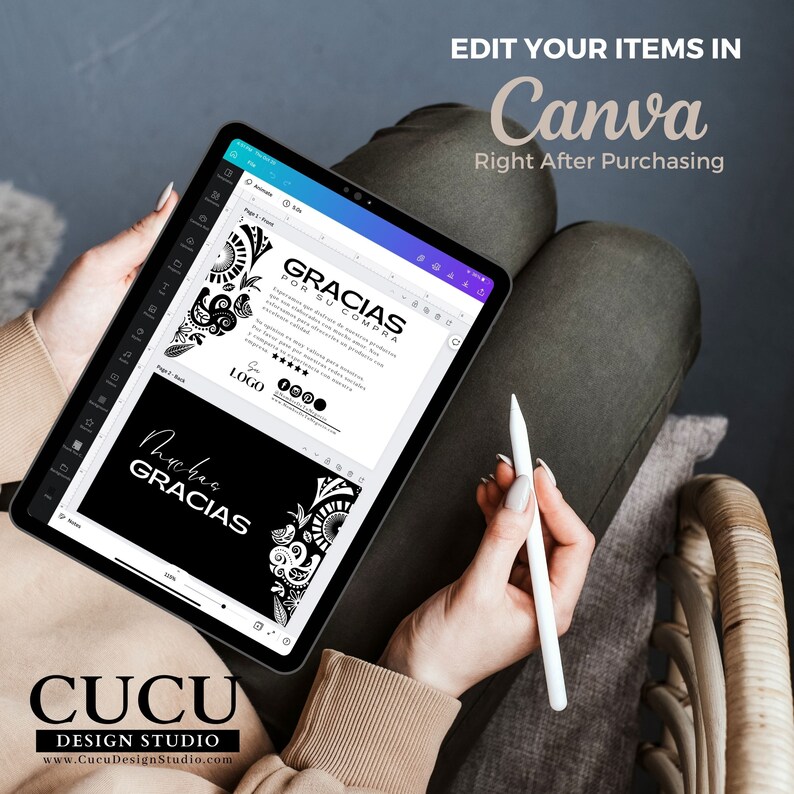 Tarjeta elegante para packaging con diseño limpio y profesional, permite agregar logo, redes sociales y mensaje personalizado en Canva / Elegant packaging thank you card with clean and professional design, allows adding logo, social media and custom message in Canva