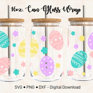 Può includere: Tre involucri per lattine di vetro da 473 ml con coperchio in legno e cannuccia. Gli involucri presentano un motivo di uova di Pasqua color pastello con diversi disegni.