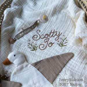 Personalized Embroidered Baby Blanket, Swaddle with Name and Floral Personalized Baby gift, Cotton Muslin image 5