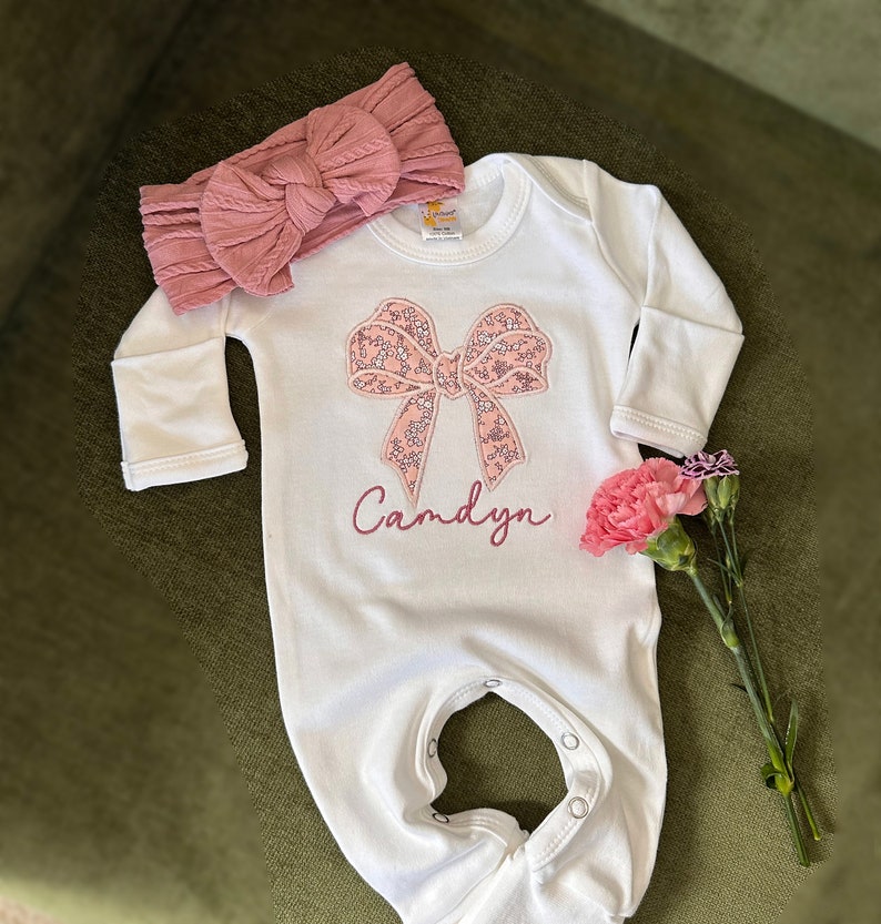 Personalized baby romper and bow set, embroidery baby girl coming home outfit, custom baby shower gift, monogrammed sleeper footies image 5