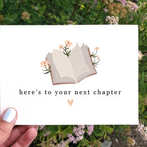 Druckbare Hochzeit Congrats Karte, Verlobungskarte, Hier ist zu Ihrem nächsten Kapitel, Buch-Liebhaber-Abschluss-Karte, Baby-Dusche-Karte, neue Mom Karte