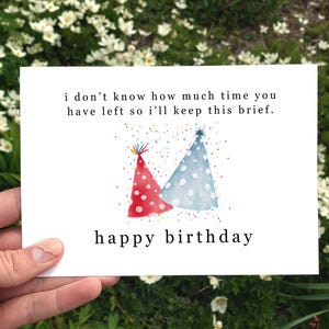 Tarjeta de cumpleaños divertida para imprimir, tarjeta de cumpleaños para mamá, tarjeta de cumpleaños sarcástica para él, tarjeta de cumpleaños para abuelo, regalo de cumpleaños para papá, tarjeta con sombreros de fiesta