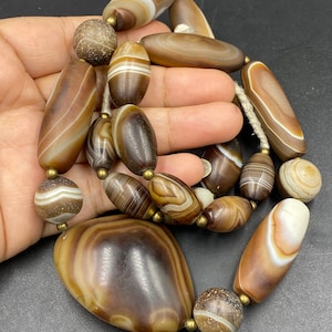 Very beautiful old antique Tibetan suleimani agate beads necklace