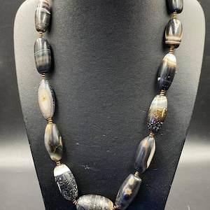 Very beautiful old natural graduated suleimani aqeeq agate necklace