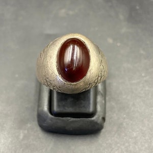 Very unique old ancient beautiful brown color Yemeni aqeeq for shifa solid silver ring