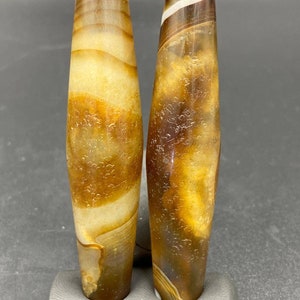 A very Beautiful old natural 2pcs of &#39;aqeeq&#39; agate suleimani beads