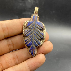 Very lovely old vintage beautiful natural engraved lapis lazuli pendent