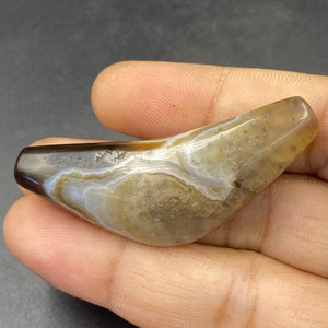 Wonderful unique suleimani agate bead pendent